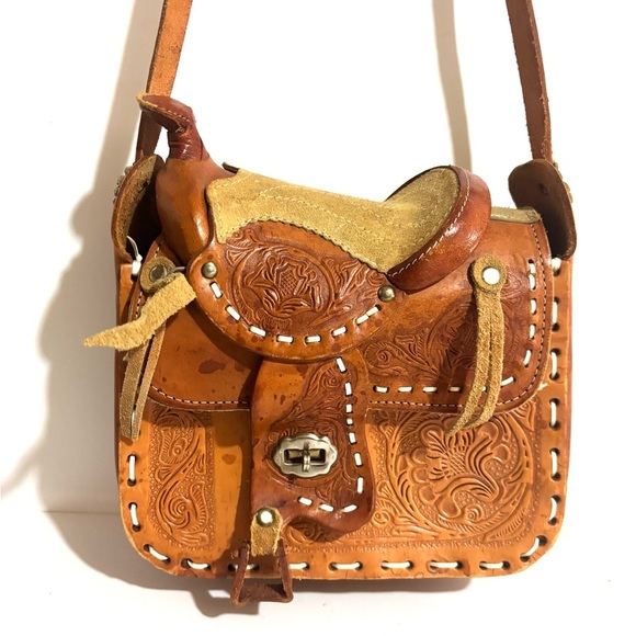 Handmade Saddle Style Brown Leather shoulder Bag - Picture 4 of 11